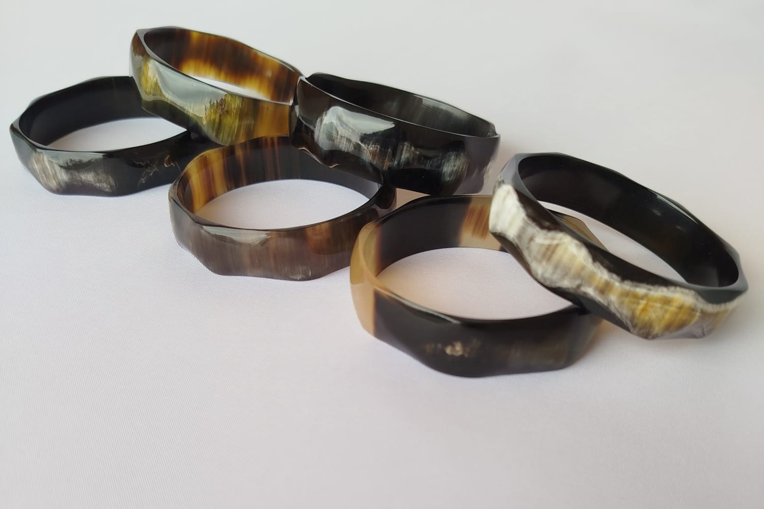 Bracelet facetté en corne de Zébu-Artisanat