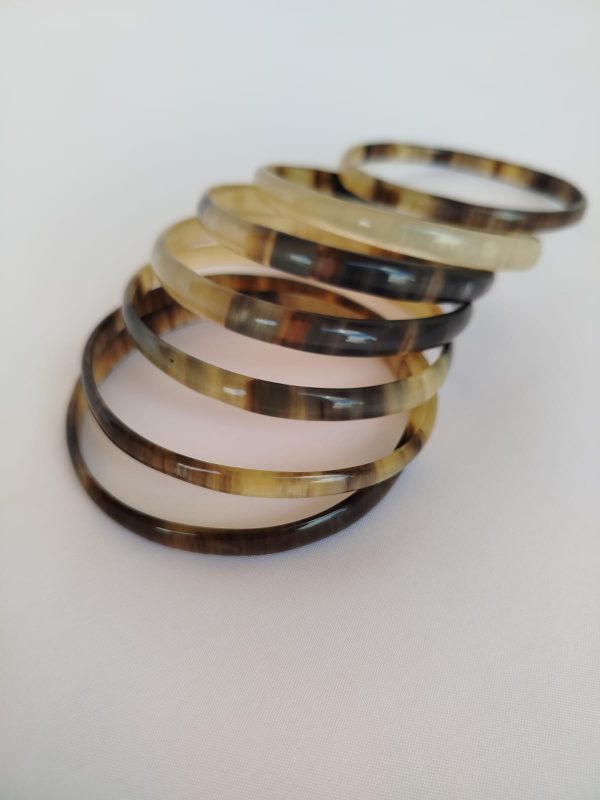 Bracelet semainier en corne de zébu de Madagascar