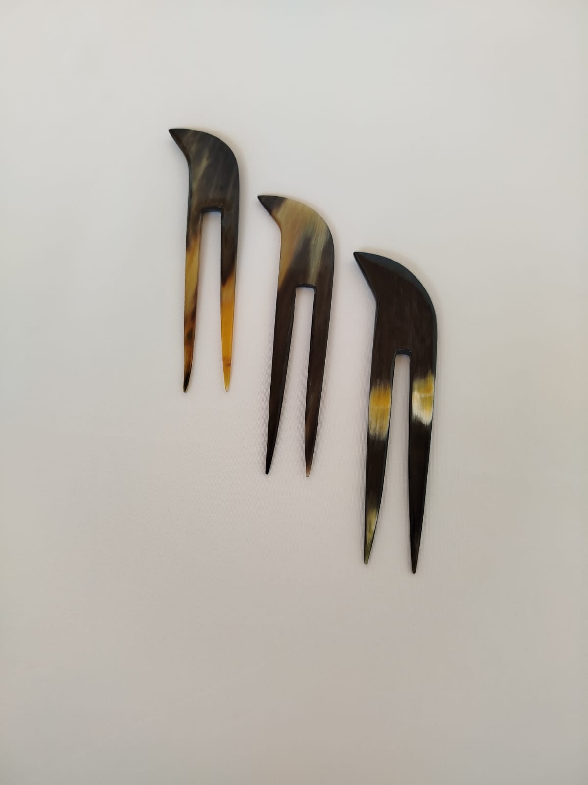 Pique cheveux deux dents en corne de Zébu-Artisanat