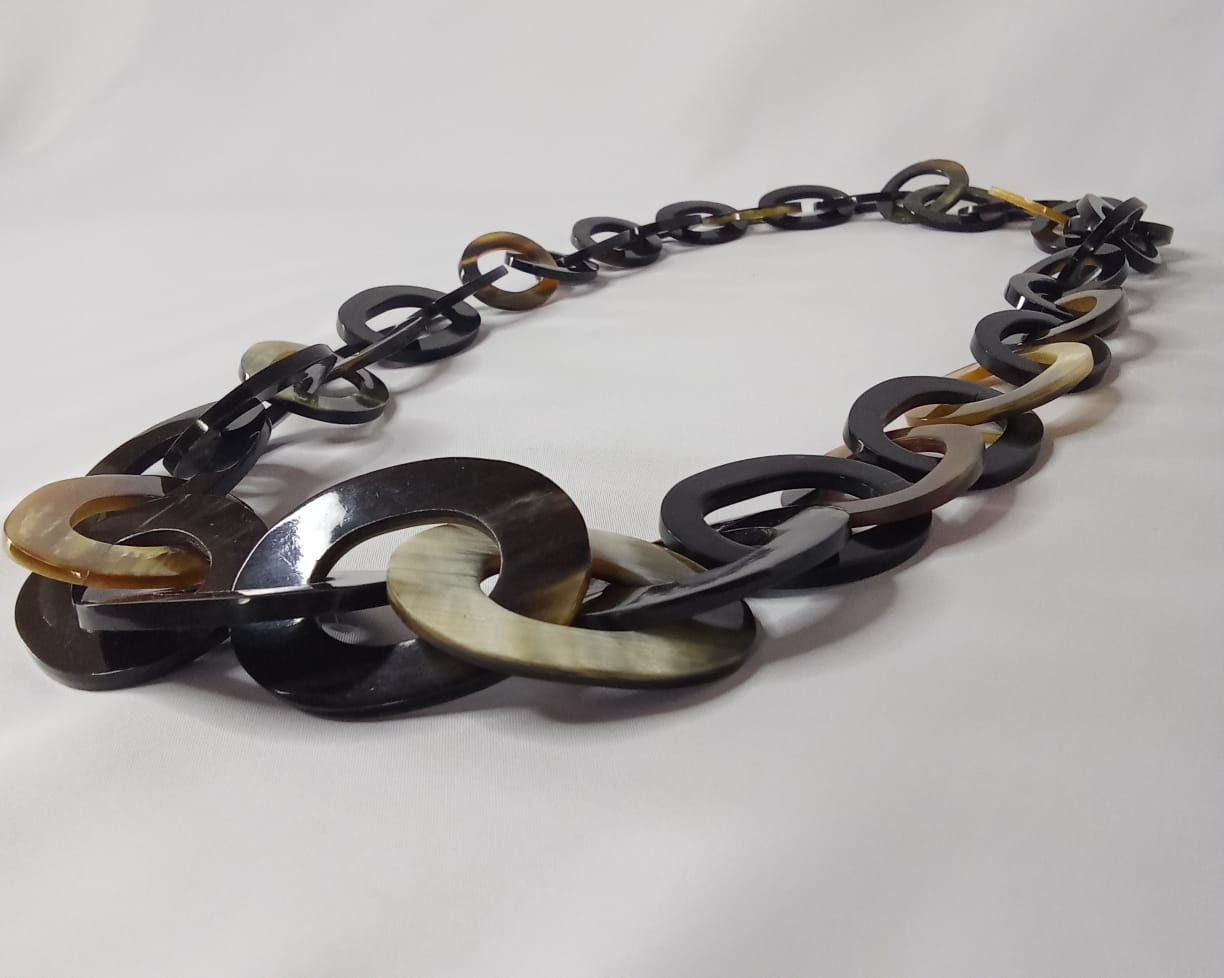 Sautoir M en corne de Zébu-Artisanat