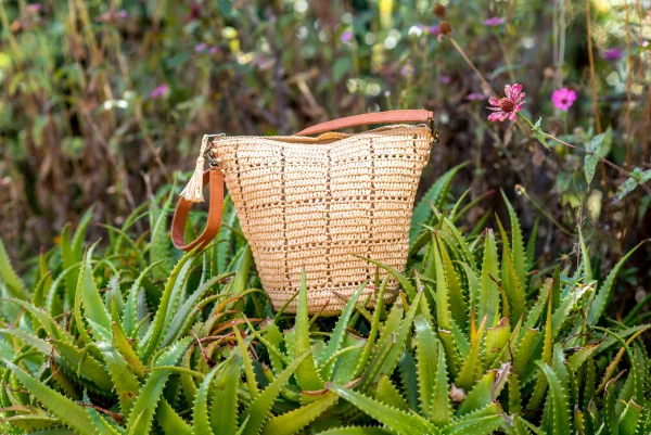 Sac raphia “Mina”